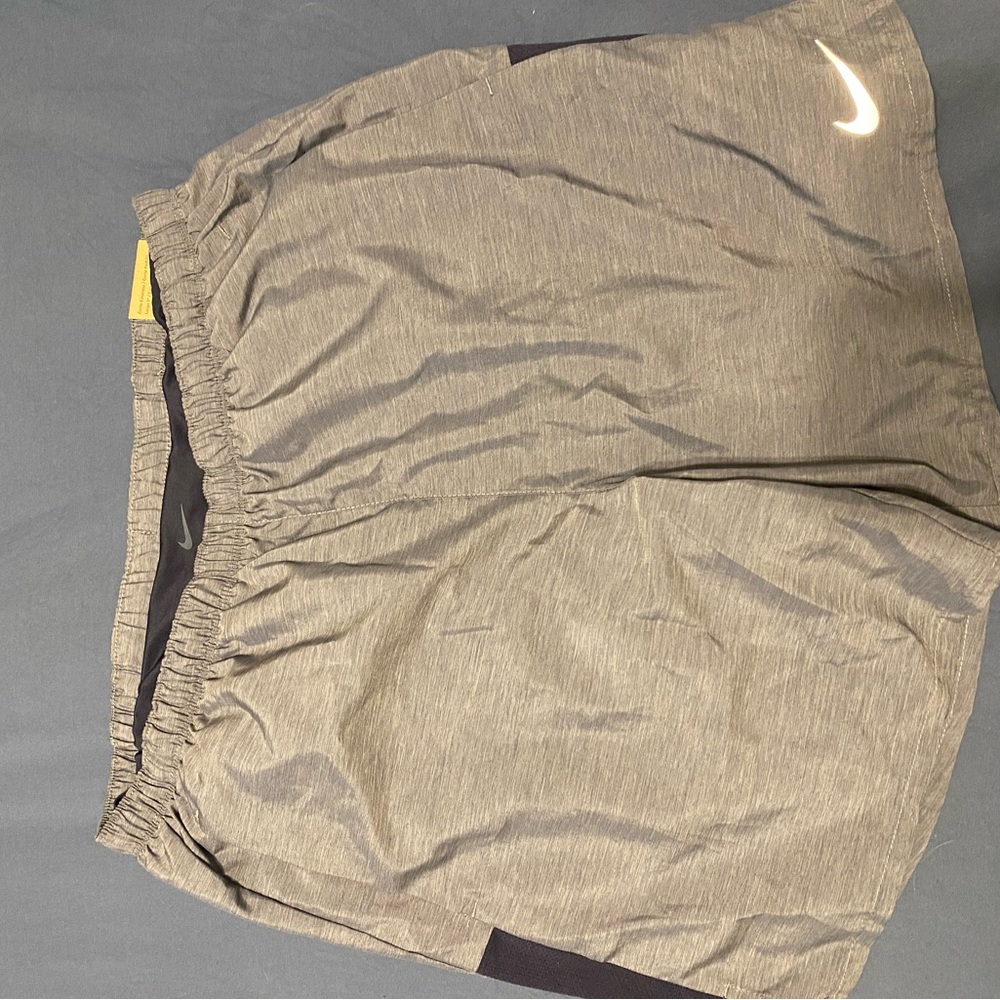 Nike Men's Gray Athletic Shorts